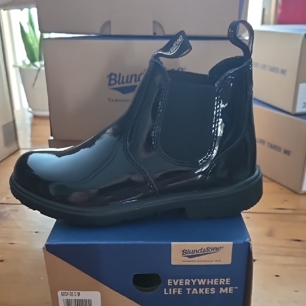New Blundstone Black Patent Sz Uk 2 Us 3 Chelsea Boots